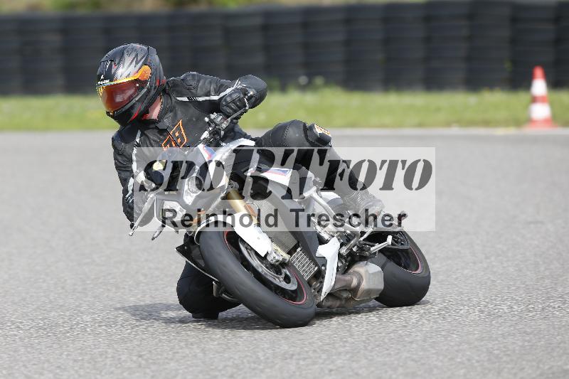 /Archiv-2025/53 16.09.2025 Track Day Domi Aegerter ADR/Gruppe gelb/112